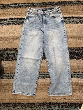 Judy Blue Light Wash Baggy Jeans
